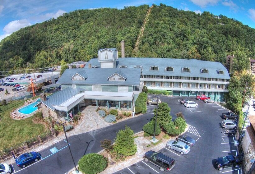 בית מלון כפרי Gatlinburg Inn