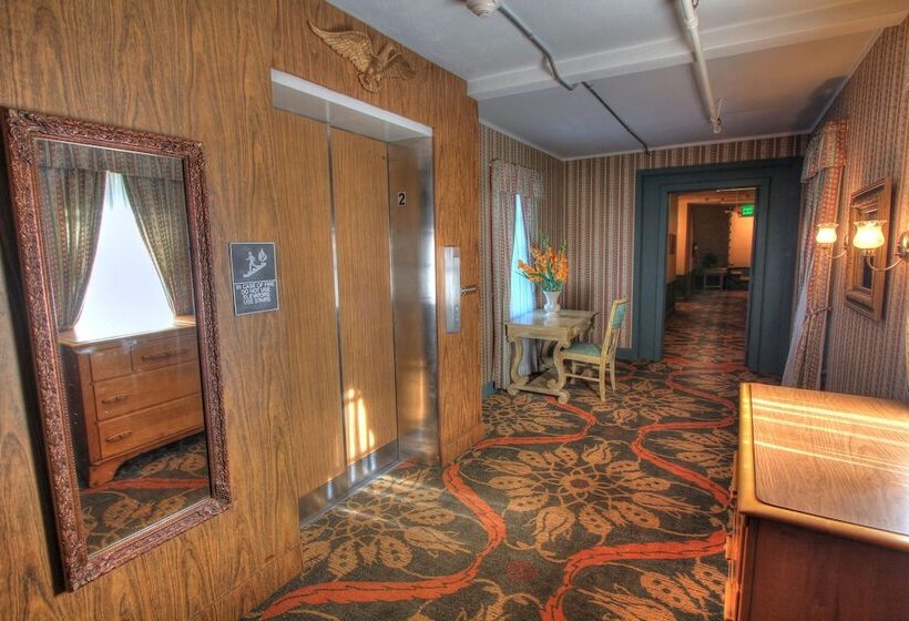 בית מלון כפרי Gatlinburg Inn