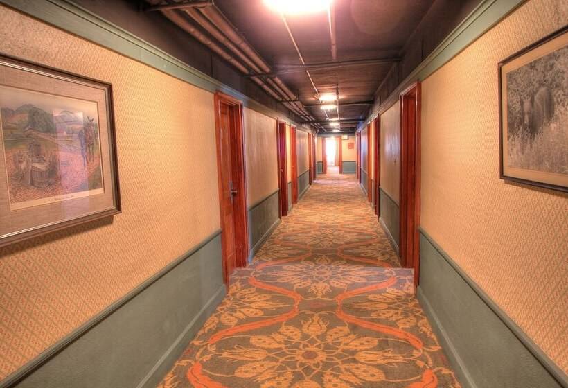 בית מלון כפרי Gatlinburg Inn