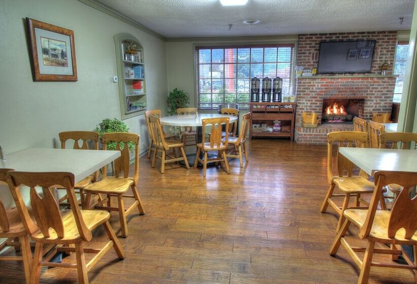 בית מלון כפרי Gatlinburg Inn