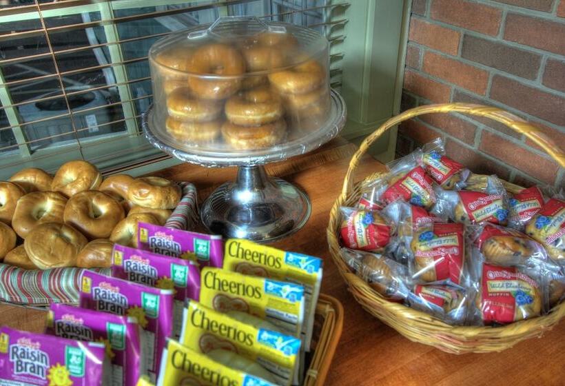 בית מלון כפרי Gatlinburg Inn