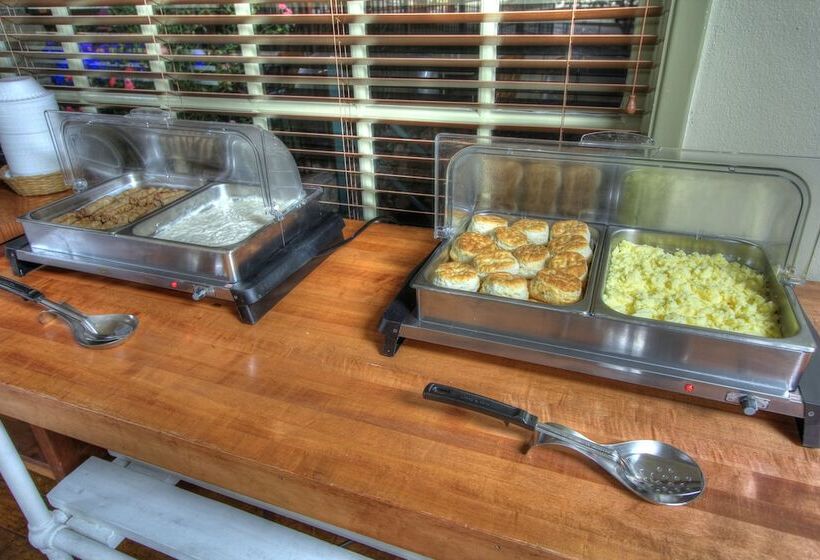 בית מלון כפרי Gatlinburg Inn