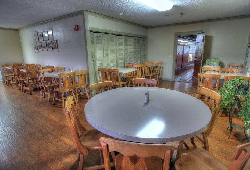 בית מלון כפרי Gatlinburg Inn