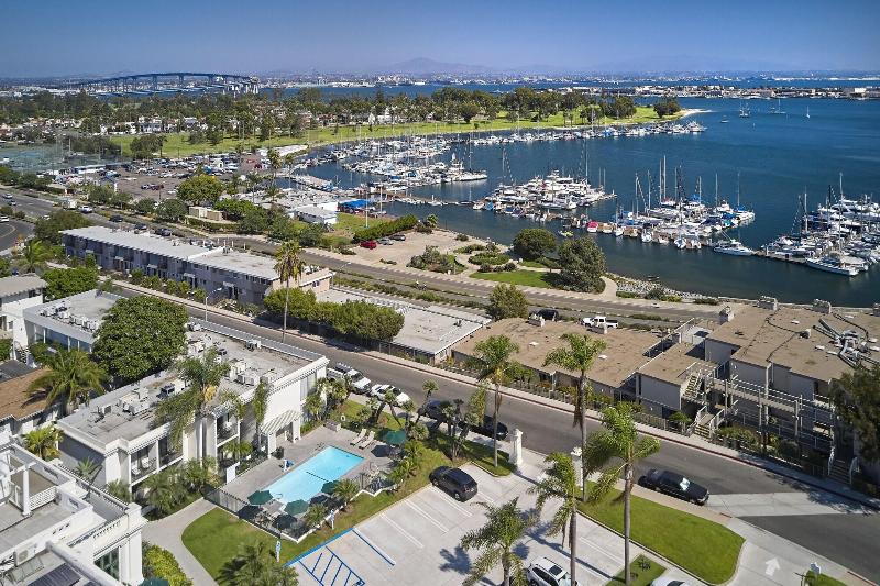 호텔 Glorietta Bay Inn