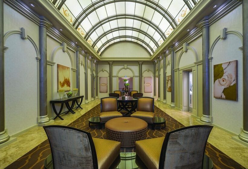 Golden Nugget Hotel & Casino Las Vegas