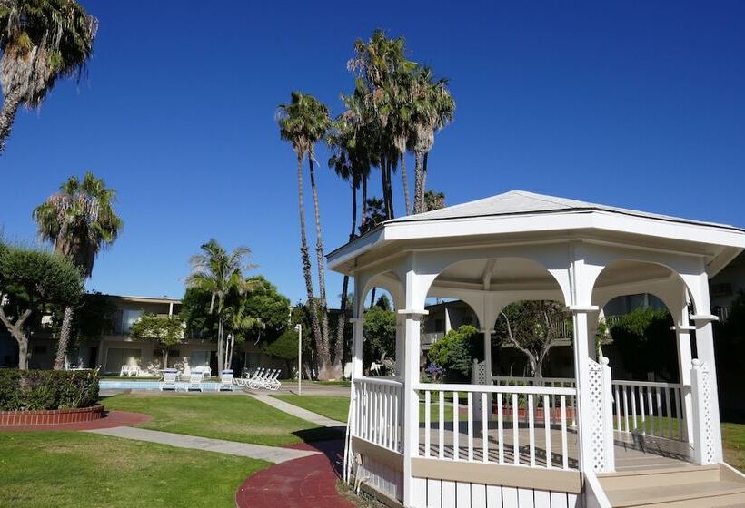 فندق Golden Sails