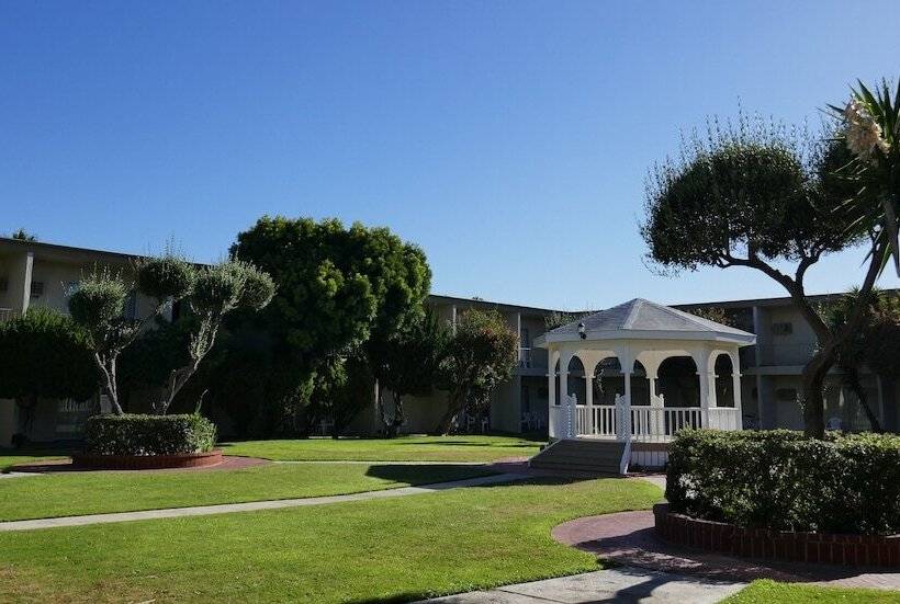 فندق Golden Sails