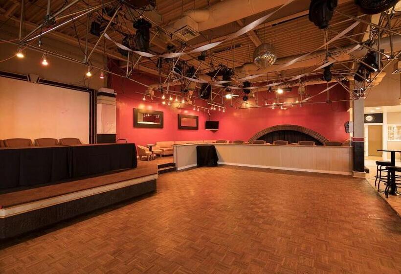 فندق Golden Sails