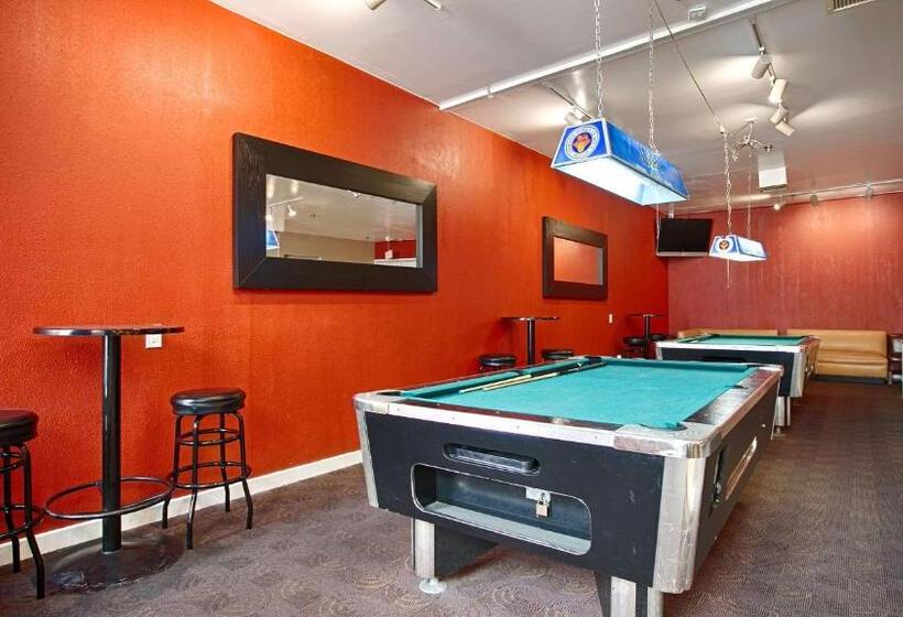 فندق Golden Sails