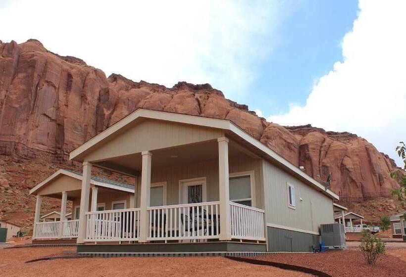 Отель Goulding's Lodge