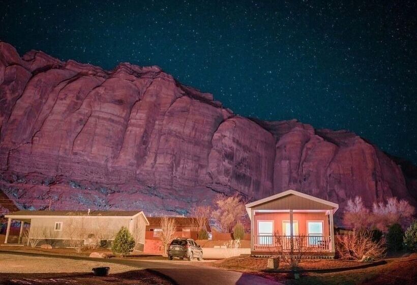 Отель Goulding's Lodge