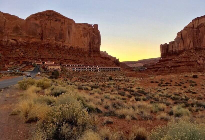 Отель Goulding's Lodge