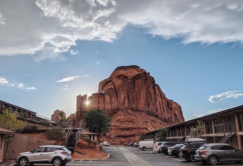 Отель Goulding's Lodge