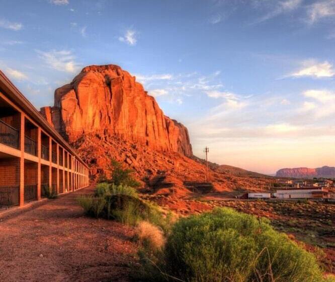 Отель Goulding's Lodge