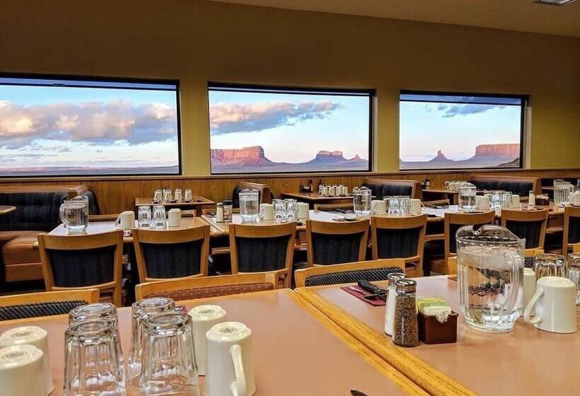 Отель Goulding's Lodge