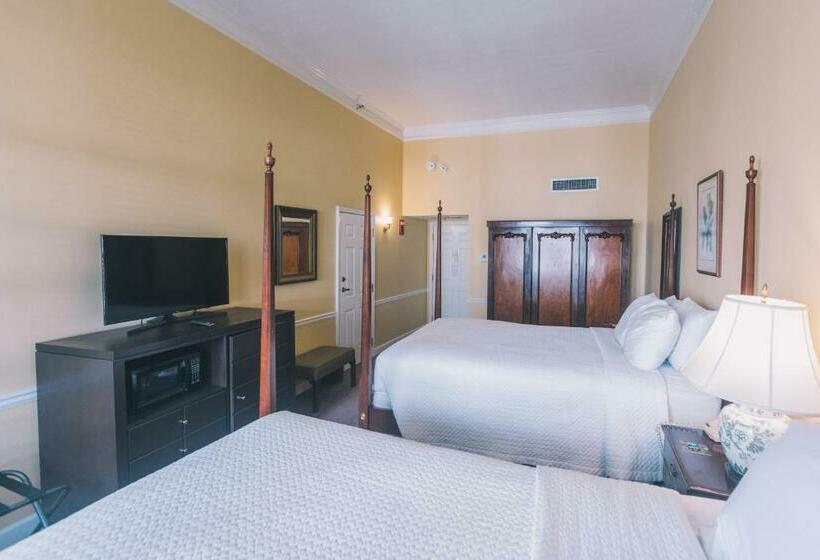 בית מלון כפרי Governors Inn