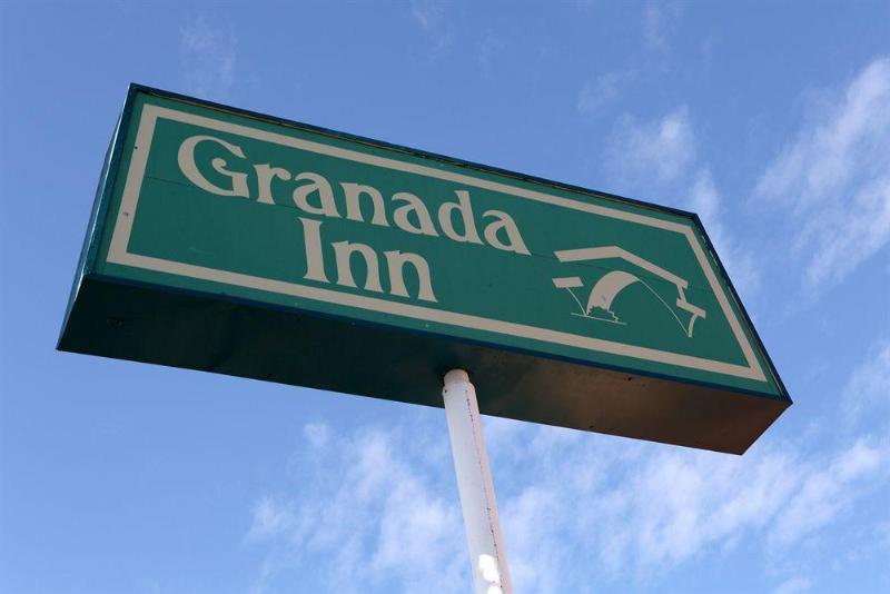 Отель Granada Inn