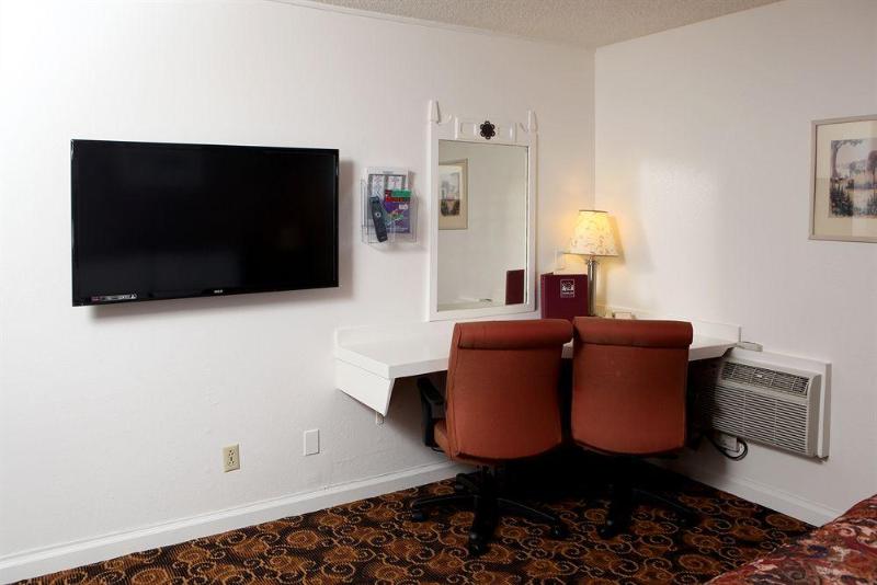 Отель Granada Inn