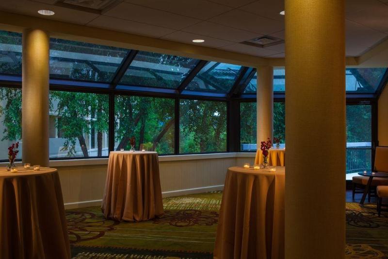 هتل Greensborohigh Point Marriott Airport