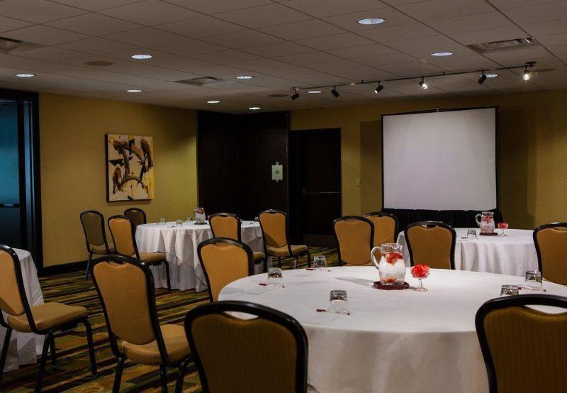 هتل Greensborohigh Point Marriott Airport