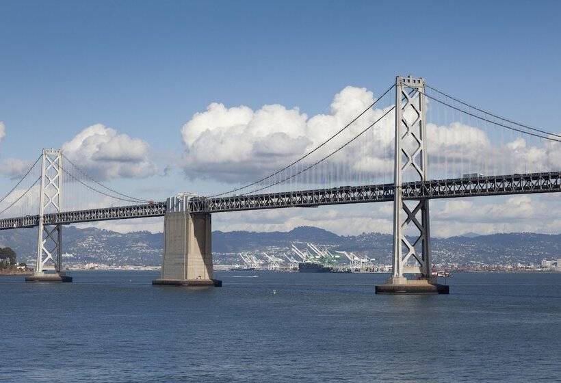 בית מלון כפרי Griffon