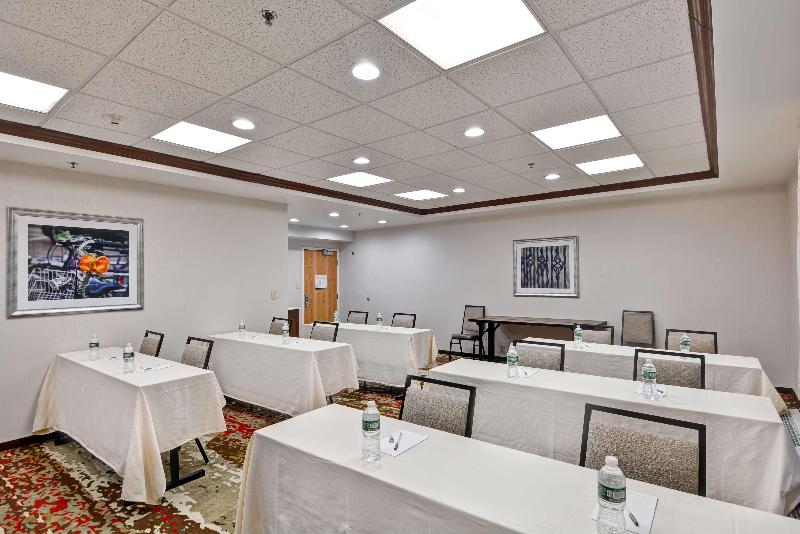 בית מלון כפרי Hampton Inn Albanywolf Road