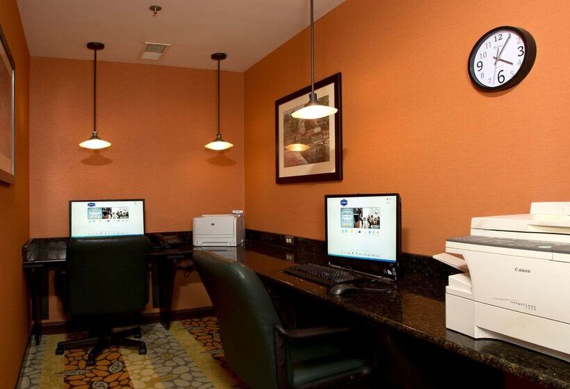 בית מלון כפרי Hampton Inn Alexandria/pentagon South