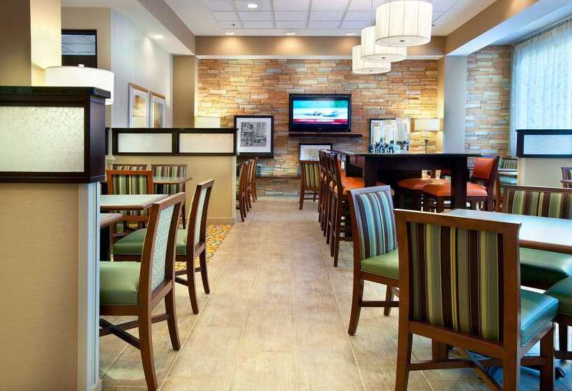 هتل Hampton Inn Alexandria/pentagon South