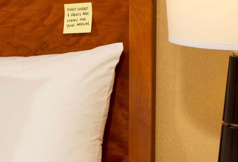 هتل Hampton Inn Alexandria/pentagon South