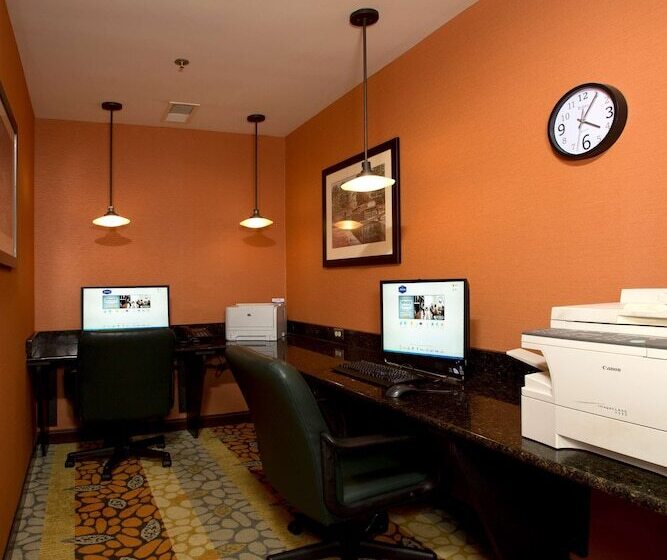 هتل Hampton Inn Alexandria/pentagon South