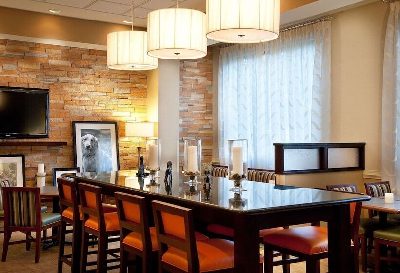 هتل Hampton Inn Alexandria/pentagon South