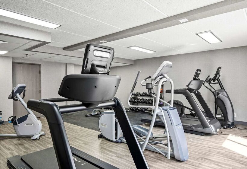 فندق Hampton Inn Cleveland Westlake