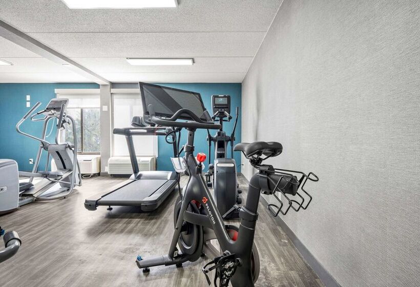 فندق Hampton Inn Cleveland Westlake