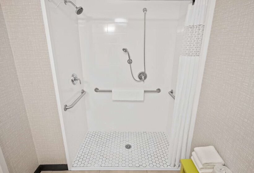 فندق Hampton Inn Cleveland Westlake