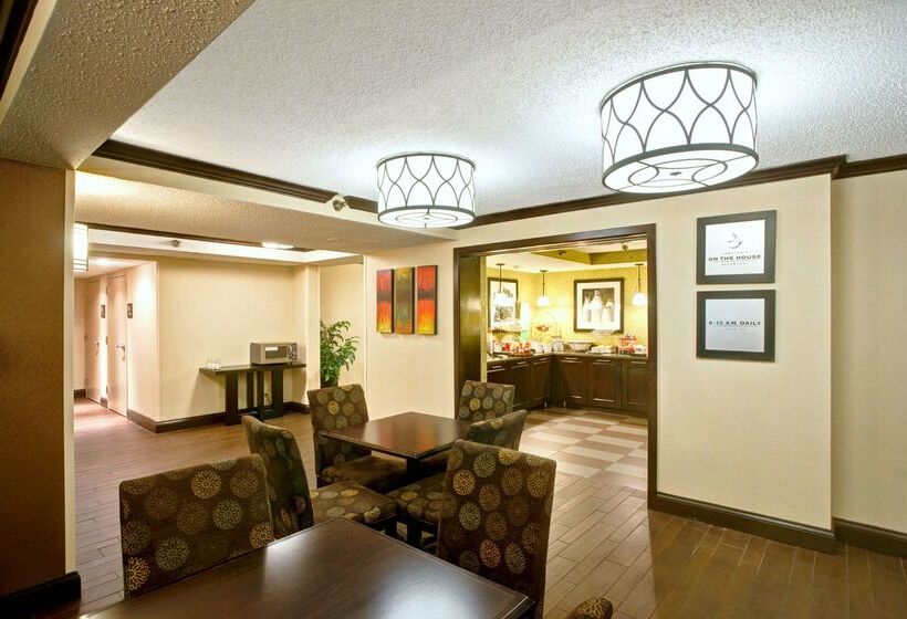 فندق Hampton Inn College Station