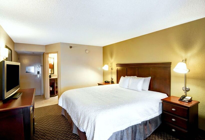 בית מלון כפרי Hampton Inn College Station
