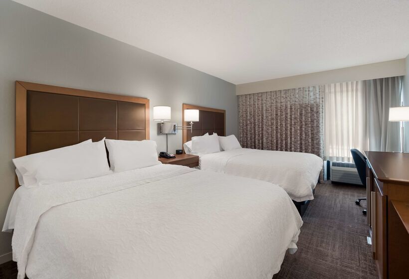 هتل Hampton Inn Columbia I26 Airport