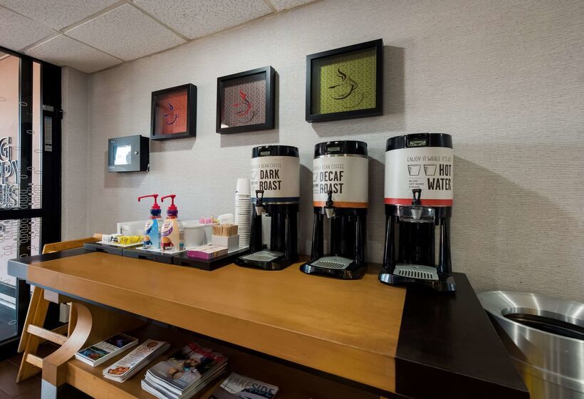 هتل Hampton Inn Columbia I26 Airport