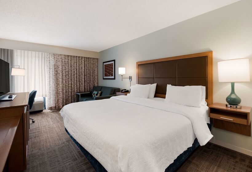 هتل Hampton Inn Columbia I26 Airport