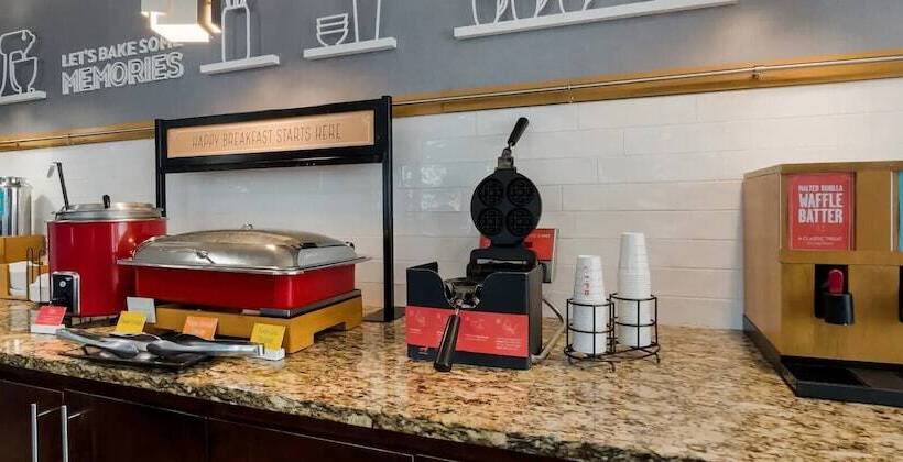 هتل Hampton Inn Columbia I26 Airport