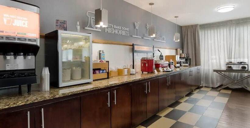 هتل Hampton Inn Columbia I26 Airport