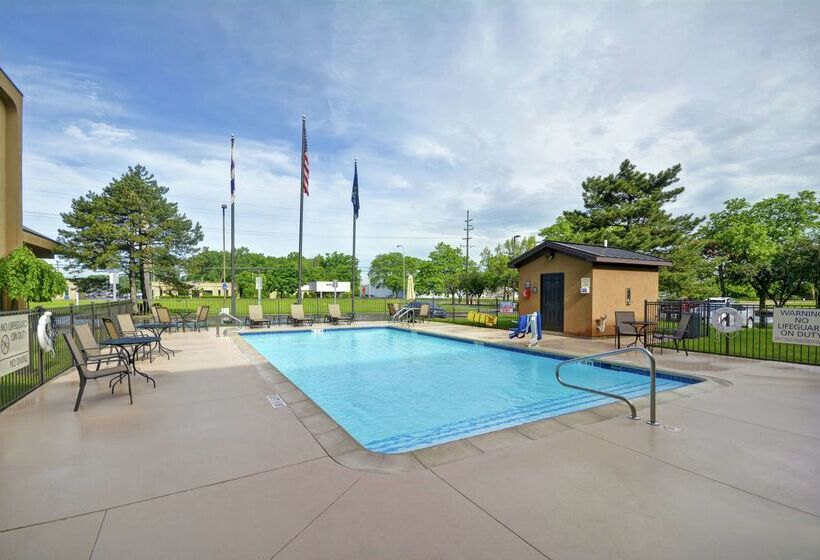 Отель Hampton Inn Detroit/madison Heights/south Troy