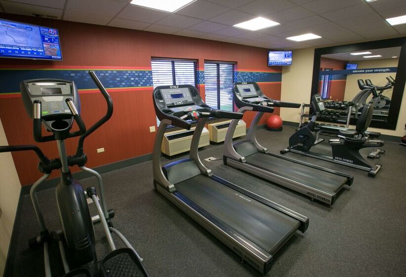 فندق Spark By Hilton Green Bay