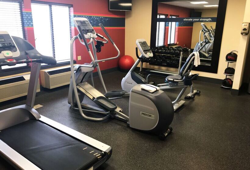 فندق Spark By Hilton Green Bay