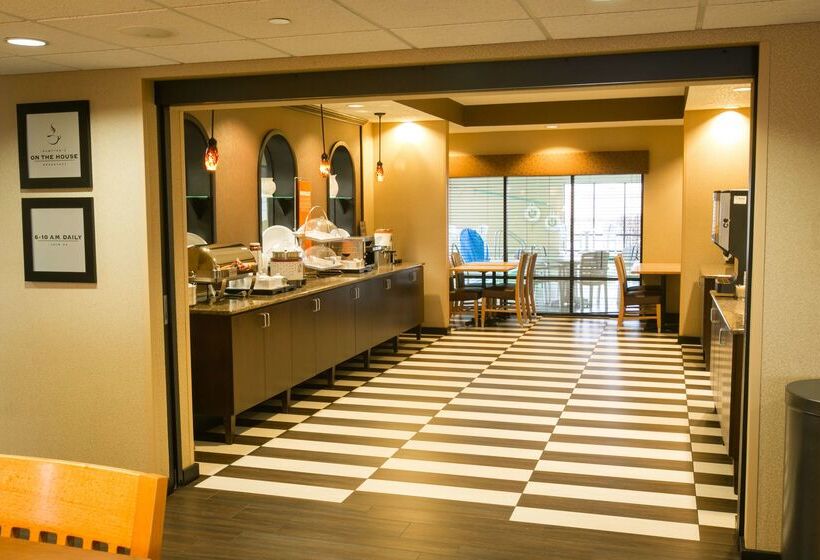 فندق Spark By Hilton Green Bay