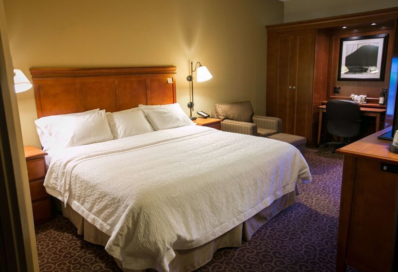 فندق Spark By Hilton Green Bay