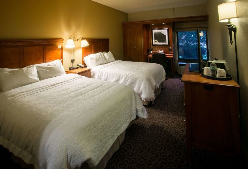 فندق Spark By Hilton Green Bay