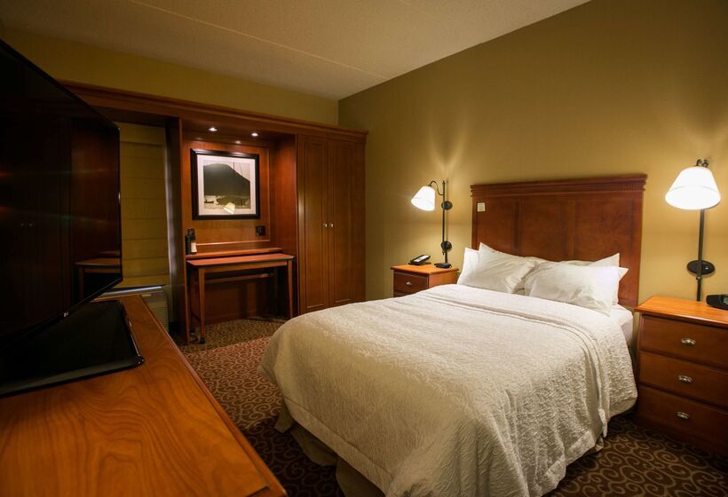 فندق Spark By Hilton Green Bay