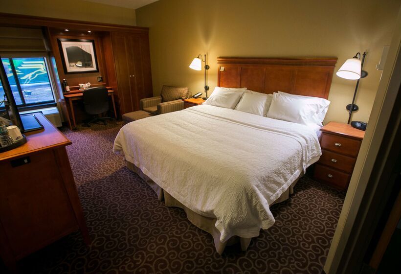 فندق Spark By Hilton Green Bay