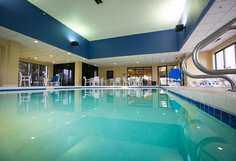 فندق Spark By Hilton Green Bay